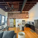 Pet-Friendly Loft In Back Bay Sleeps 4