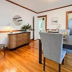 Spacious 3 Bed, In Unit Laundry, Central Air