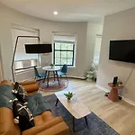 Spacious Studio Back Bay