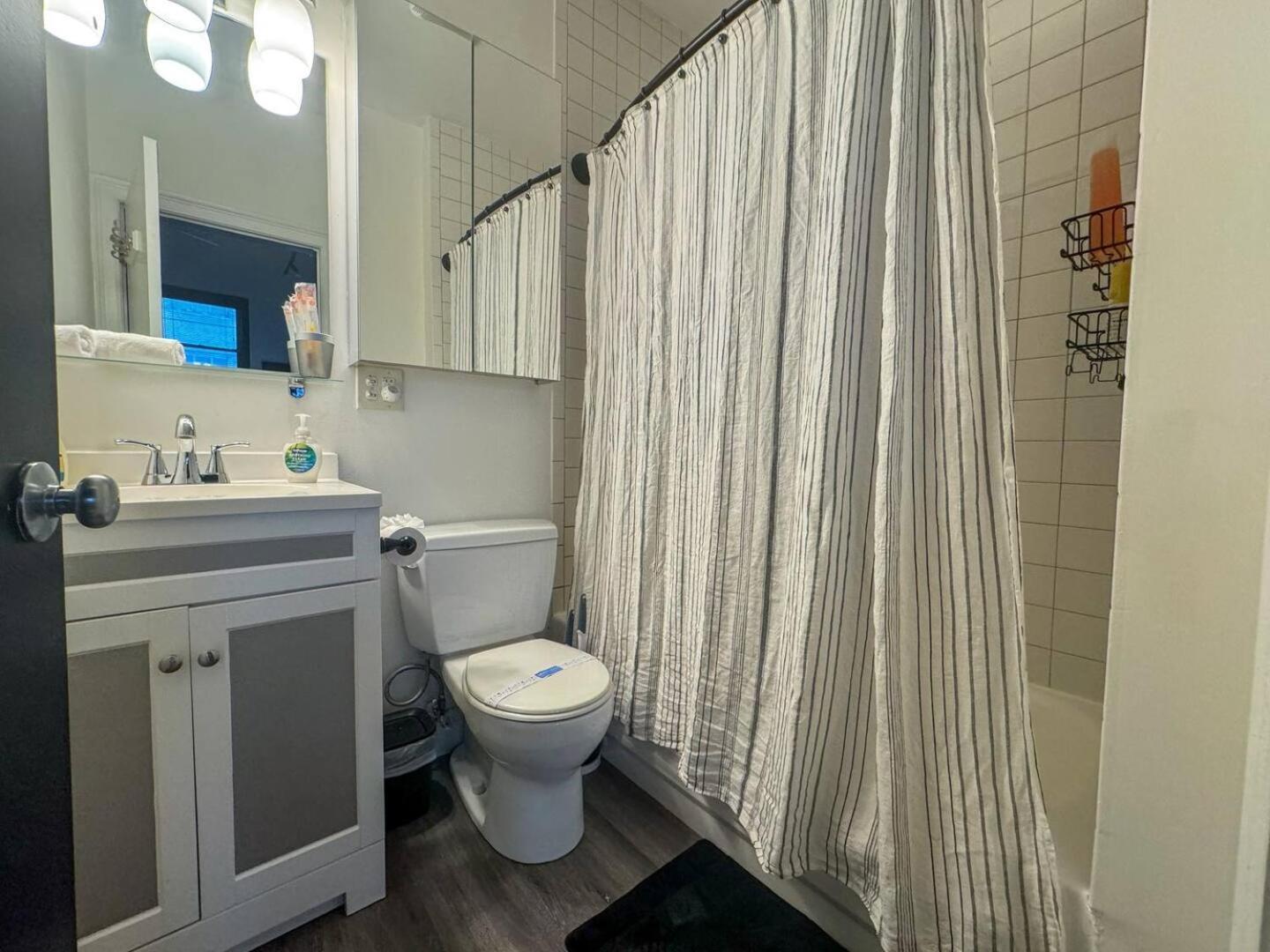 Apartment Pet-friendly Loft In Back Bay Sleeps 4 *