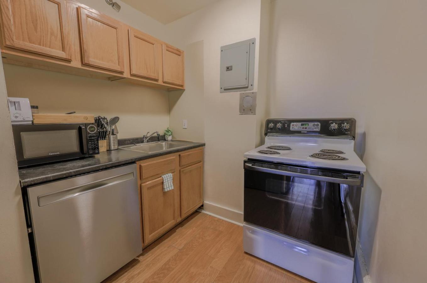 Apartment Large Victorian Back Bay 1br Boston