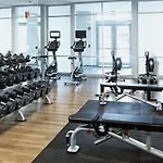 E Cambridge Studio W Wd Gym Steps From Train Bos-522