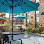 Blueground Dorchester Lower Mills Gym Laundry Bos-1041