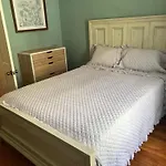 Cozy 1-Bed Private Room Downtown Dorchester, Ma!