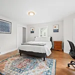 Luxe 3Bd 2Ba Apt Close To Downtown W Free Parking
