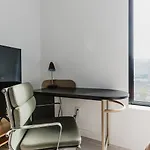 Blueground Seaport Studio Apartment Bos-1124