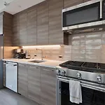 Spacious Apt In Back Bay - 30-302