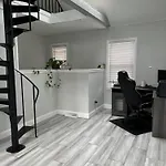 Stylish Boston 2Nd Floor Unit, You Are Going To Love It!