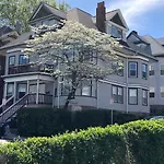 Elm Hill Manor