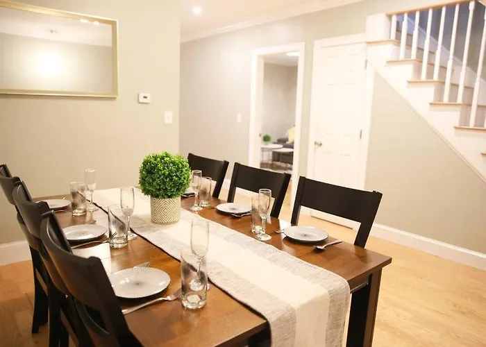 Renovated 4Br3Ba Escape - Near Public Transportation