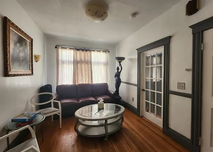 Cozy 1-Bed Private Room Downtown Dorchester, Ma!