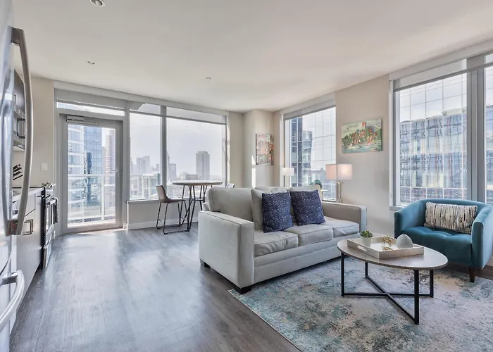 Luxury Apt With Balcony In Seaport - Via-1524