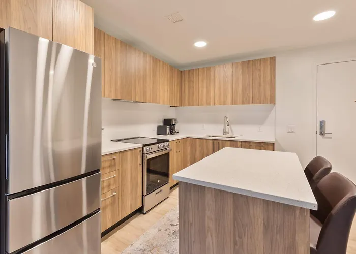 Gorgeous Apt With Kitchen-Idl-137