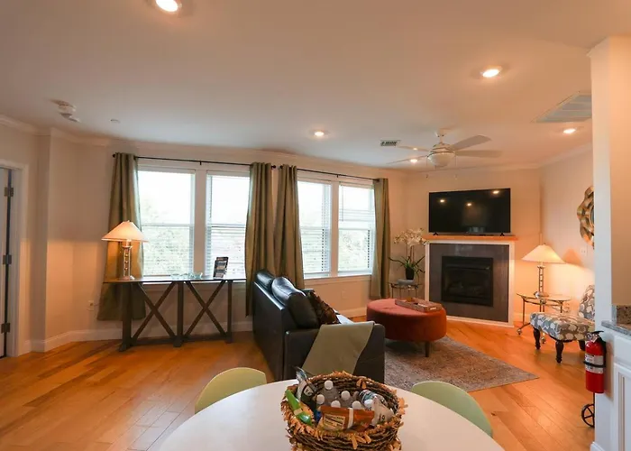 2B, 2Ba - Near Neubmc, Elevator Access