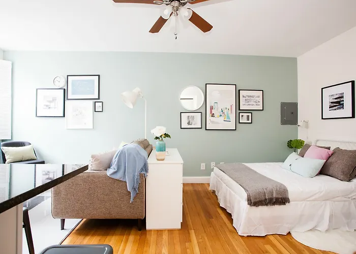 Vibrant Studio In Back Bay By Sonder