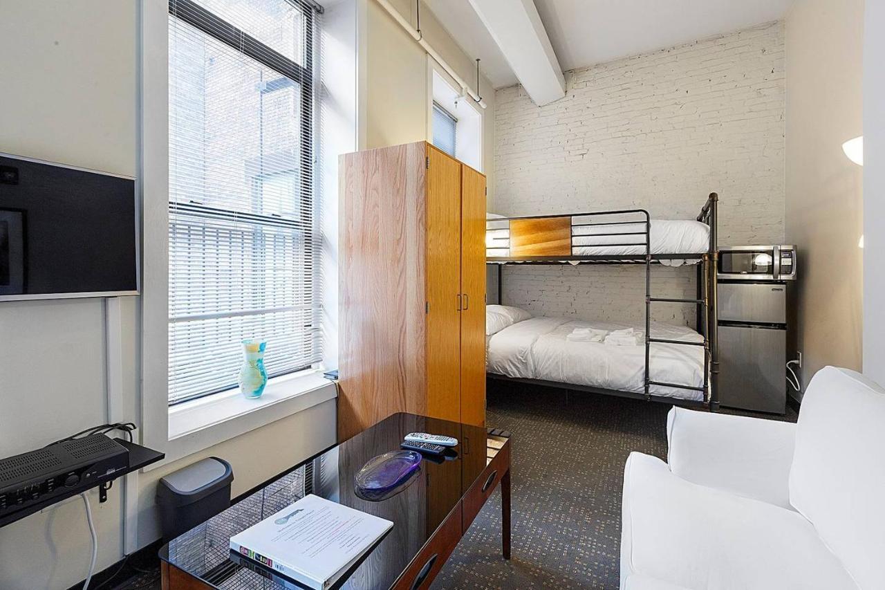 Apartment Studio Ready 4 Students & Traveling Professionals! 310 Boston