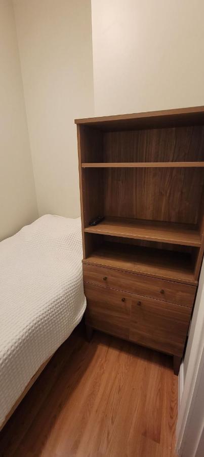 Guest house Private Bedroom Near Boston