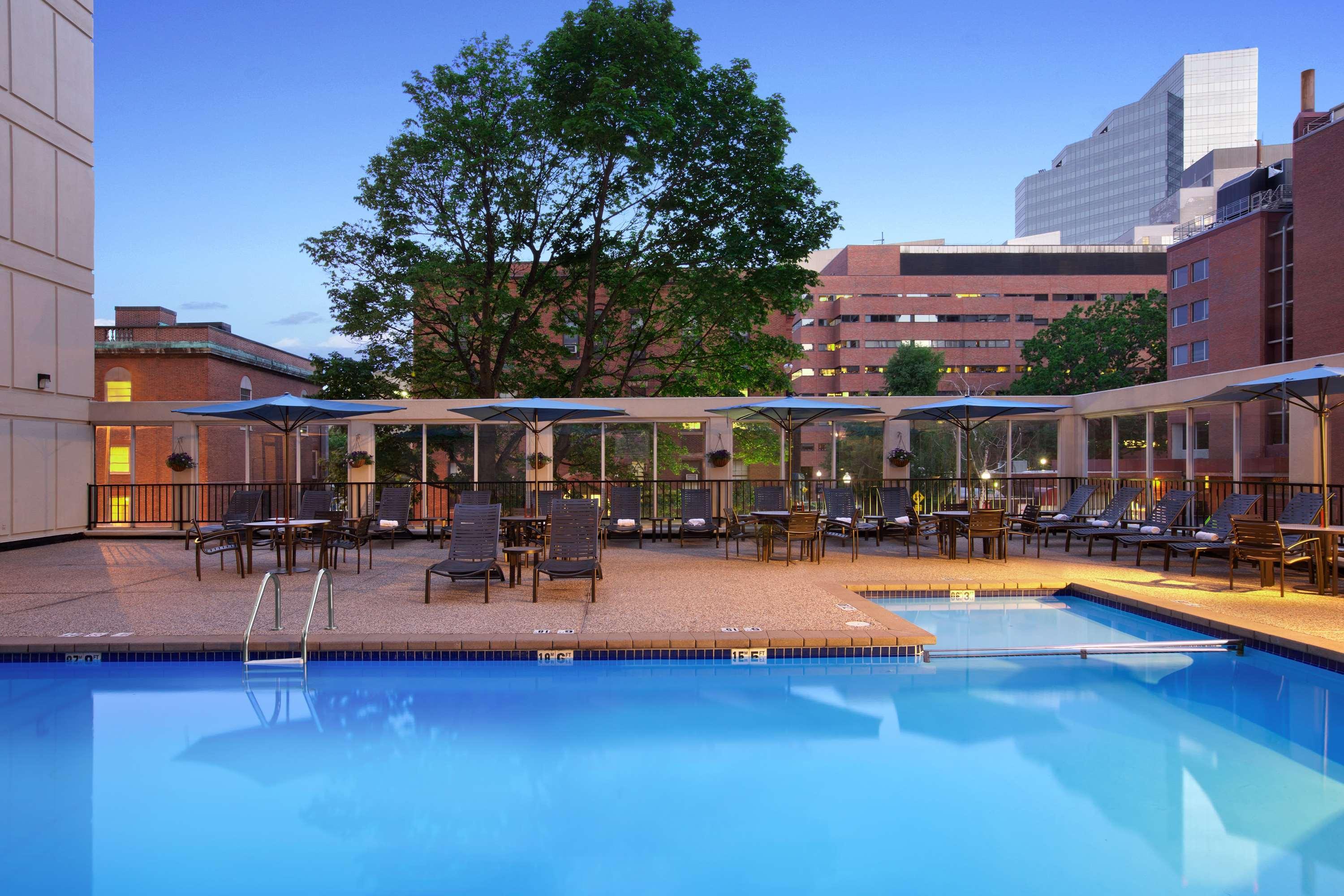 Wyndham Beacon Hill Hotel 4*