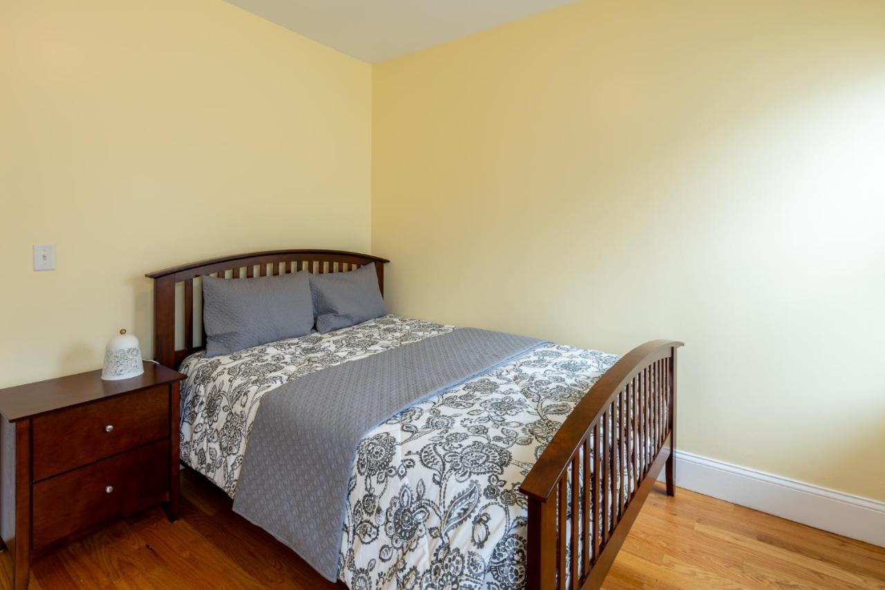 90 - 4Br Dorchester - Sleek Apt Near Marina Bay Apartment