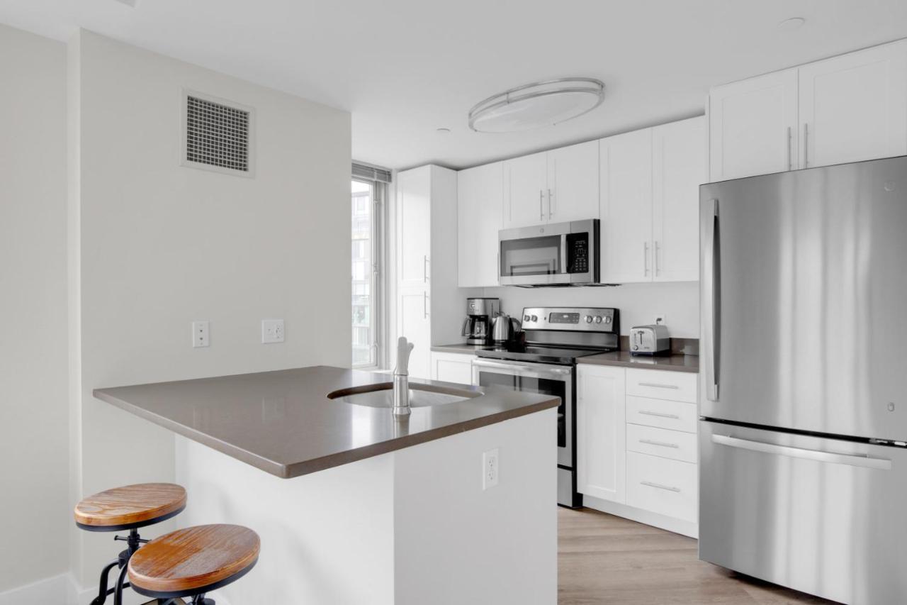 E Cambridge 1br W Wd Gym Steps From Train Bos-524 Boston