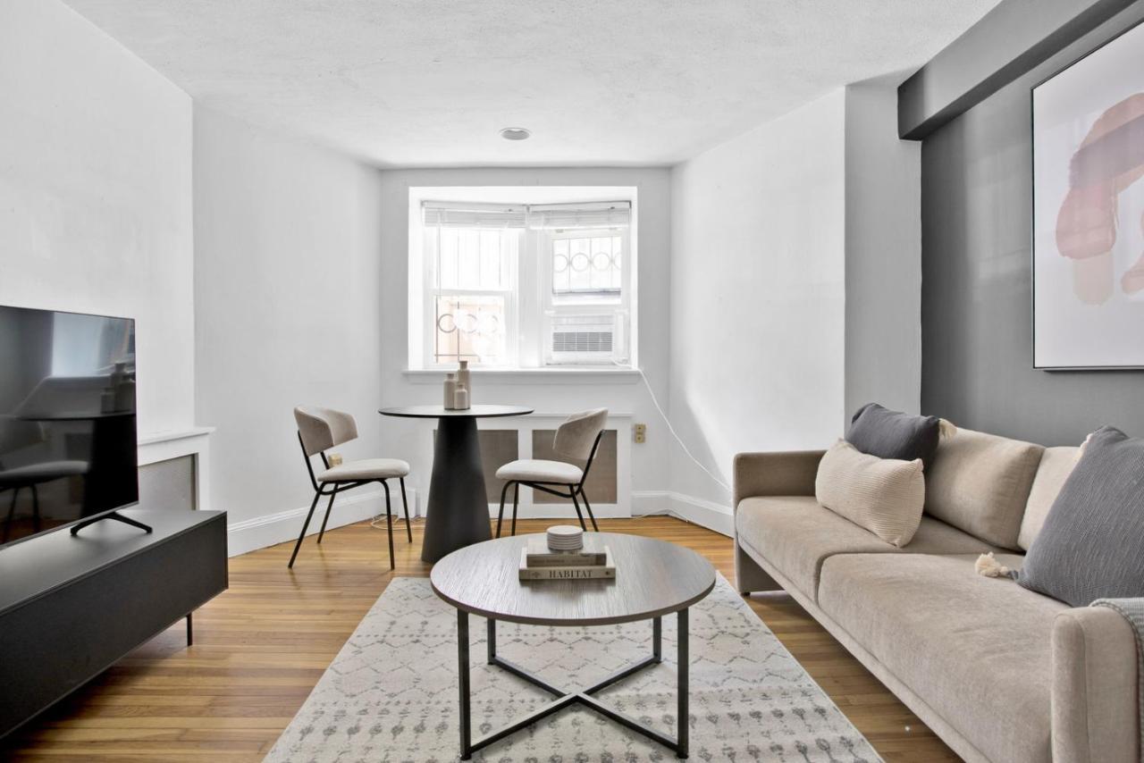 Symphony 1br Next Door To Laundromat Bos-670 Apartment