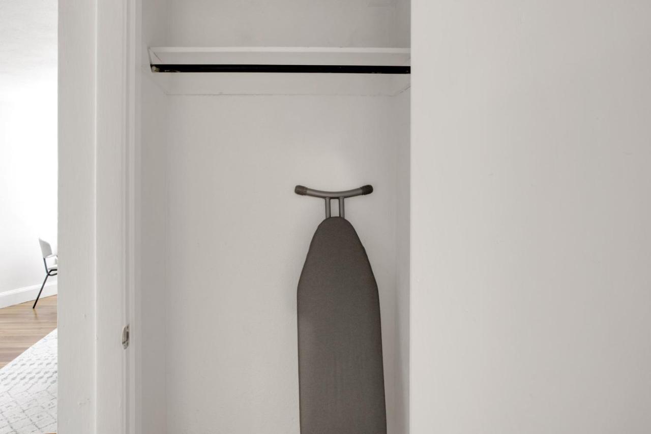 Symphony 1br Next Door To Laundromat Bos-670
