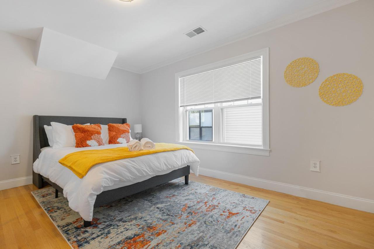 Amazing Family-friendly And Group-friendly #thebackdorch Apartment Boston