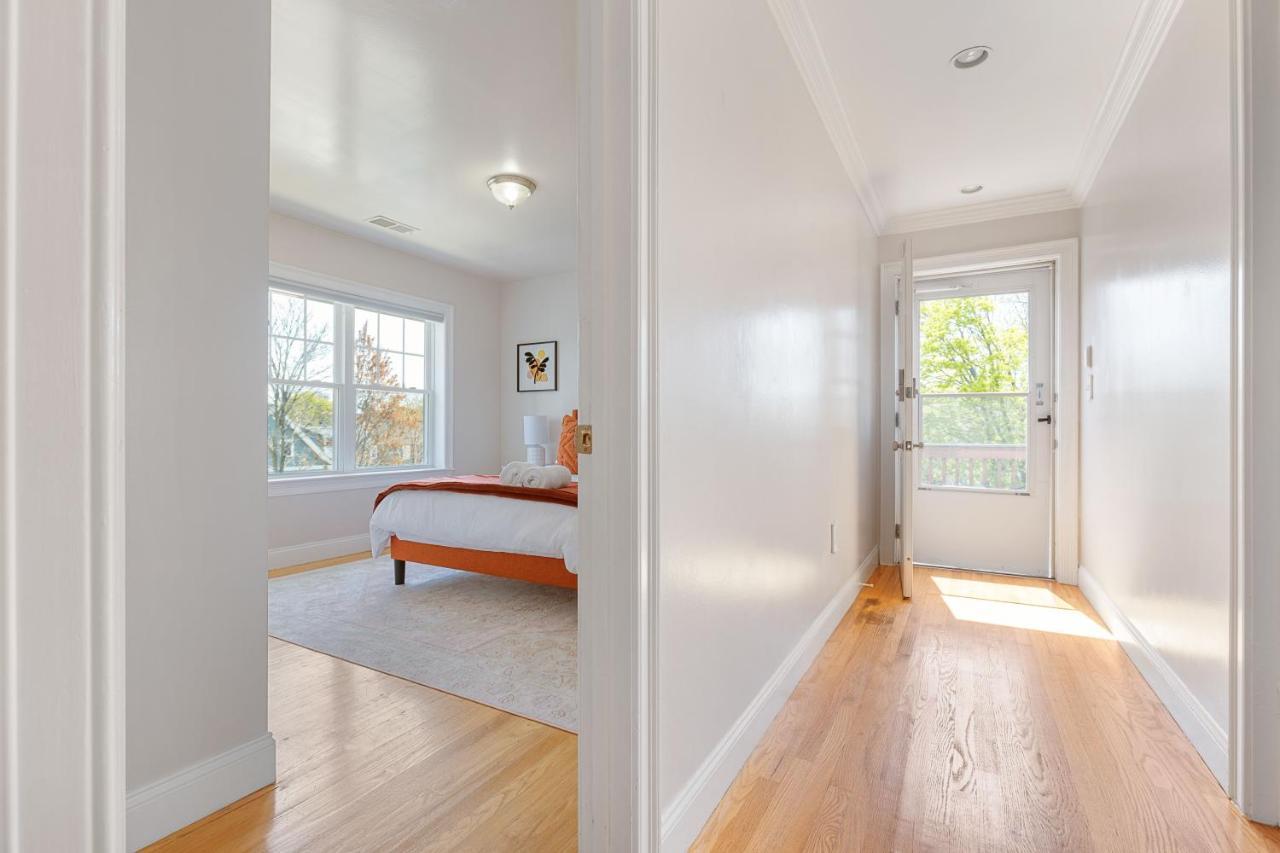 Amazing Family-friendly And Group-friendly #thebackdorch * Boston