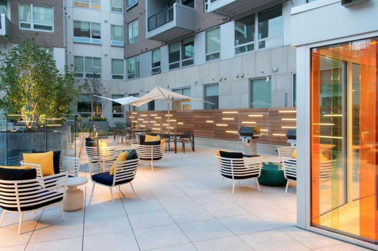 E Cambridge 2br W Gym Wd Nr Lechmere T Bos-635 *