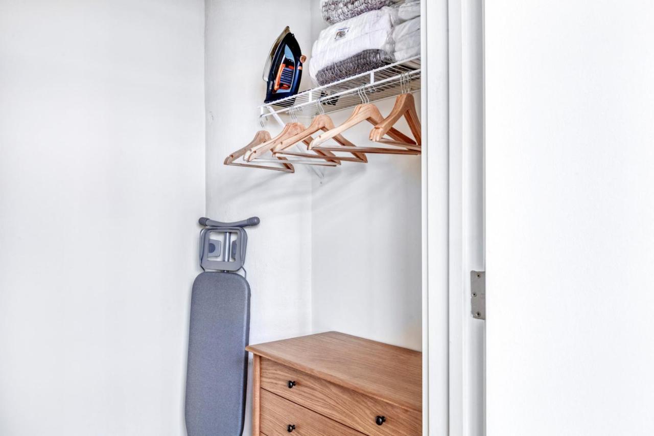 E Cambridge Studio W Wd Gym Steps From Train Bos-522