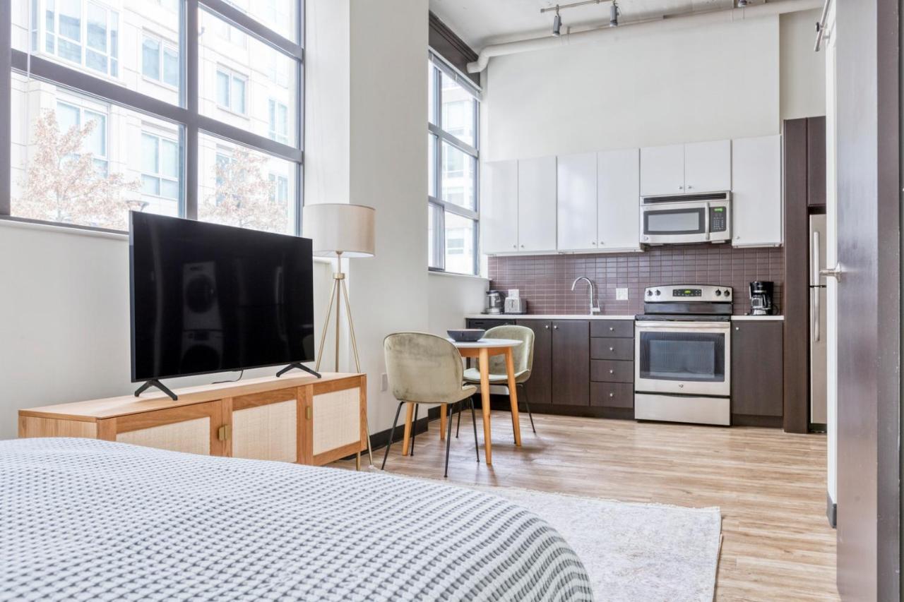 E Cambridge Studio W Wd Gym Steps From Train Bos-522 Apartment