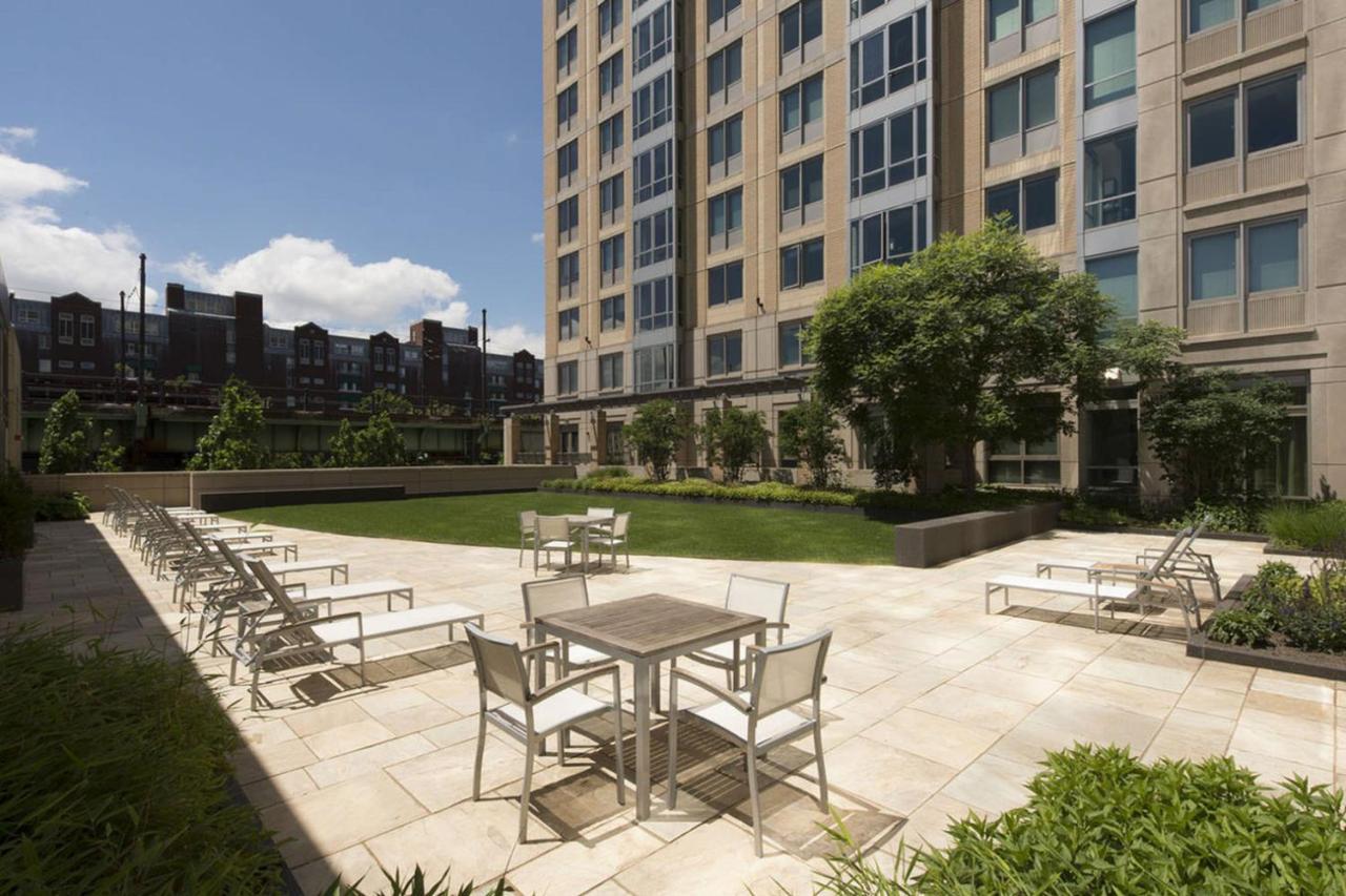 E Cambridge Studio W Wd Gym Steps From Train Bos-522