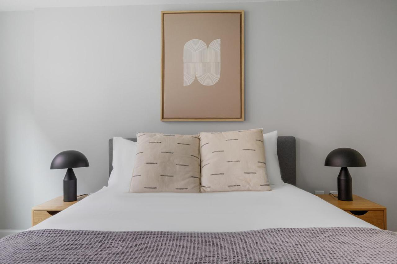 Back Bay 1br W Rooftop Gym Nr Shops Dining Bos-896 Apartment Boston