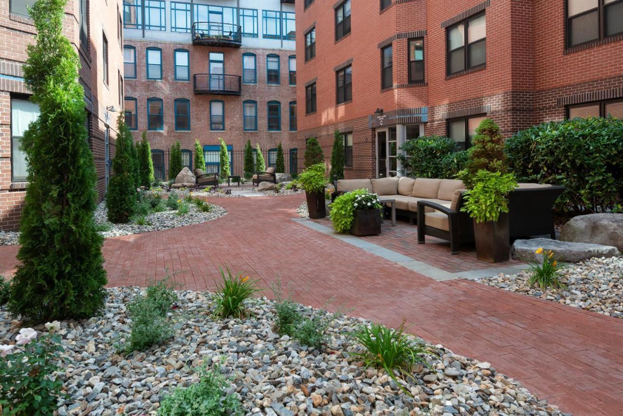 Back Bay 1br W Rooftop Gym Nr Shops Dining Bos-896 * Boston