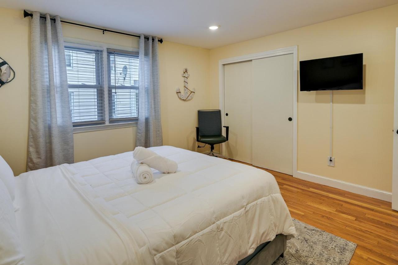 Duplex With Foosball Table 11 Mi To Downtown
