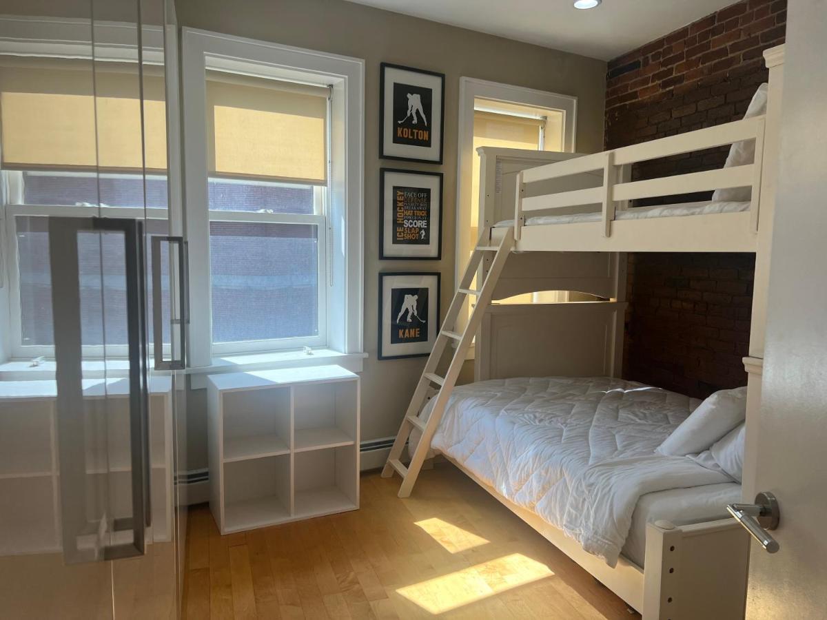 Apartment North End Harbor View Condo. Free Parking Boston