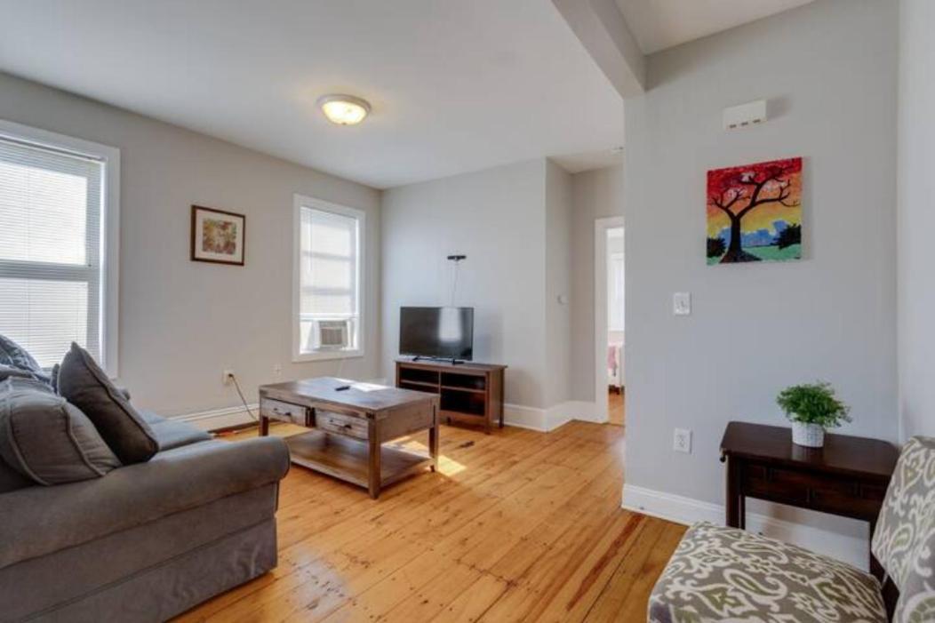 Apartment New! Entire House Near Mbta, 3 Mi To Fenway! *