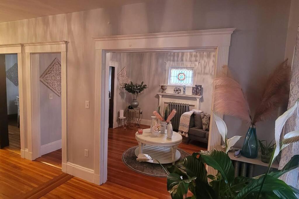 Modern Haven ,your Stylish Retreat Apartamento Boston