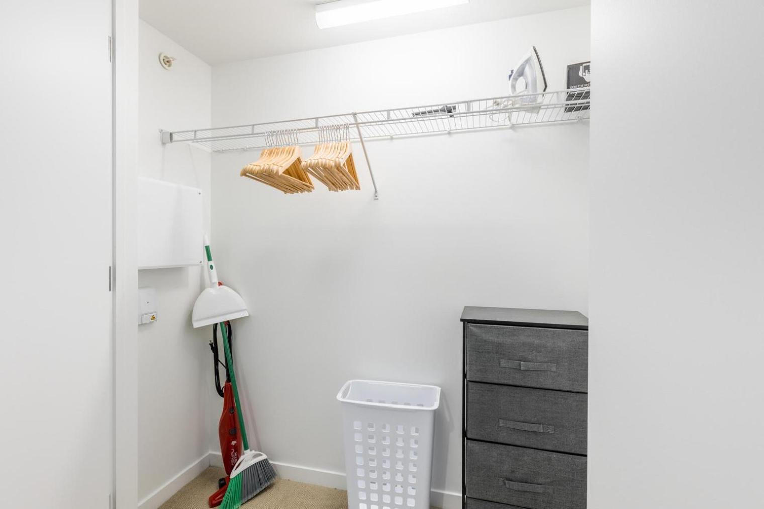 Downtown W Gym Laundry Nr Shopping Bos-987 Boston