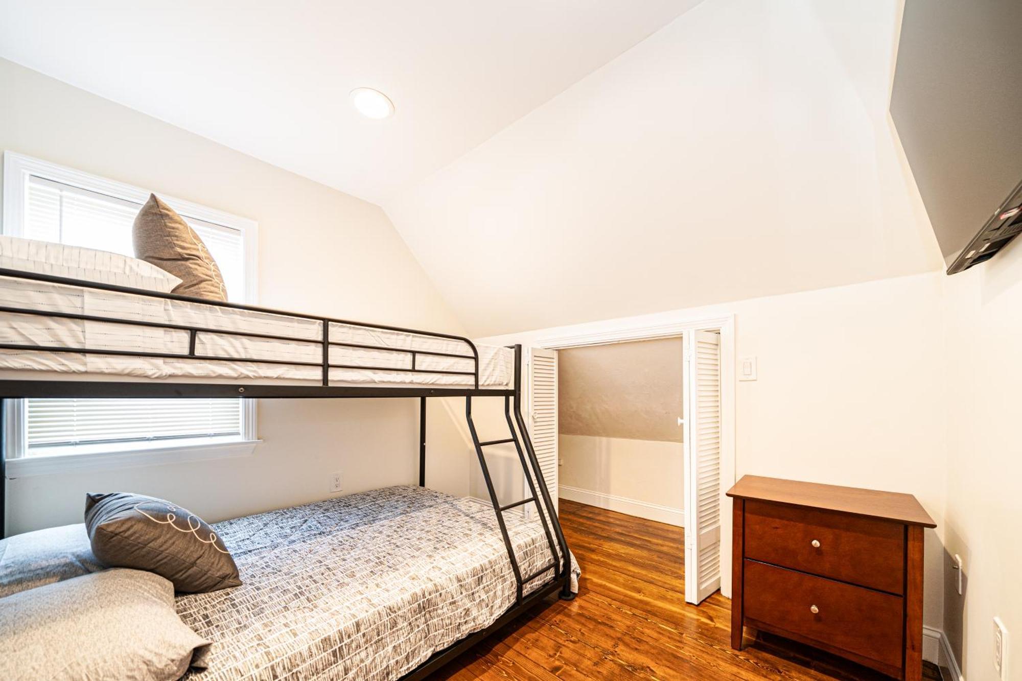 988 - 4Br Boston - Cozy Getaway Near Boston Common Apartment *