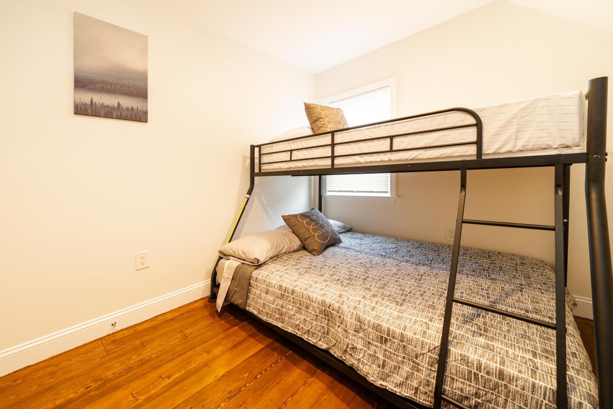 Apartment 988 - 4Br Boston - Cozy Getaway Near Boston Common *