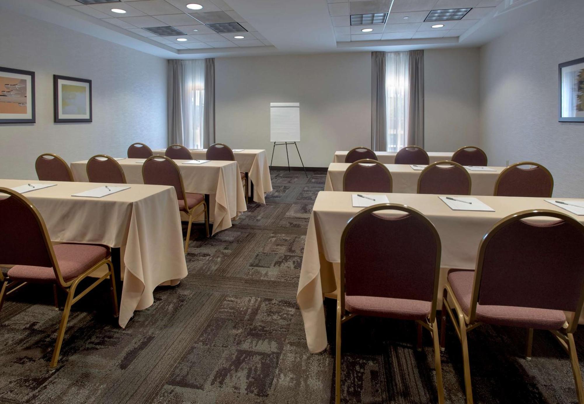 Hotel Hampton Boston Logan Airport Revere