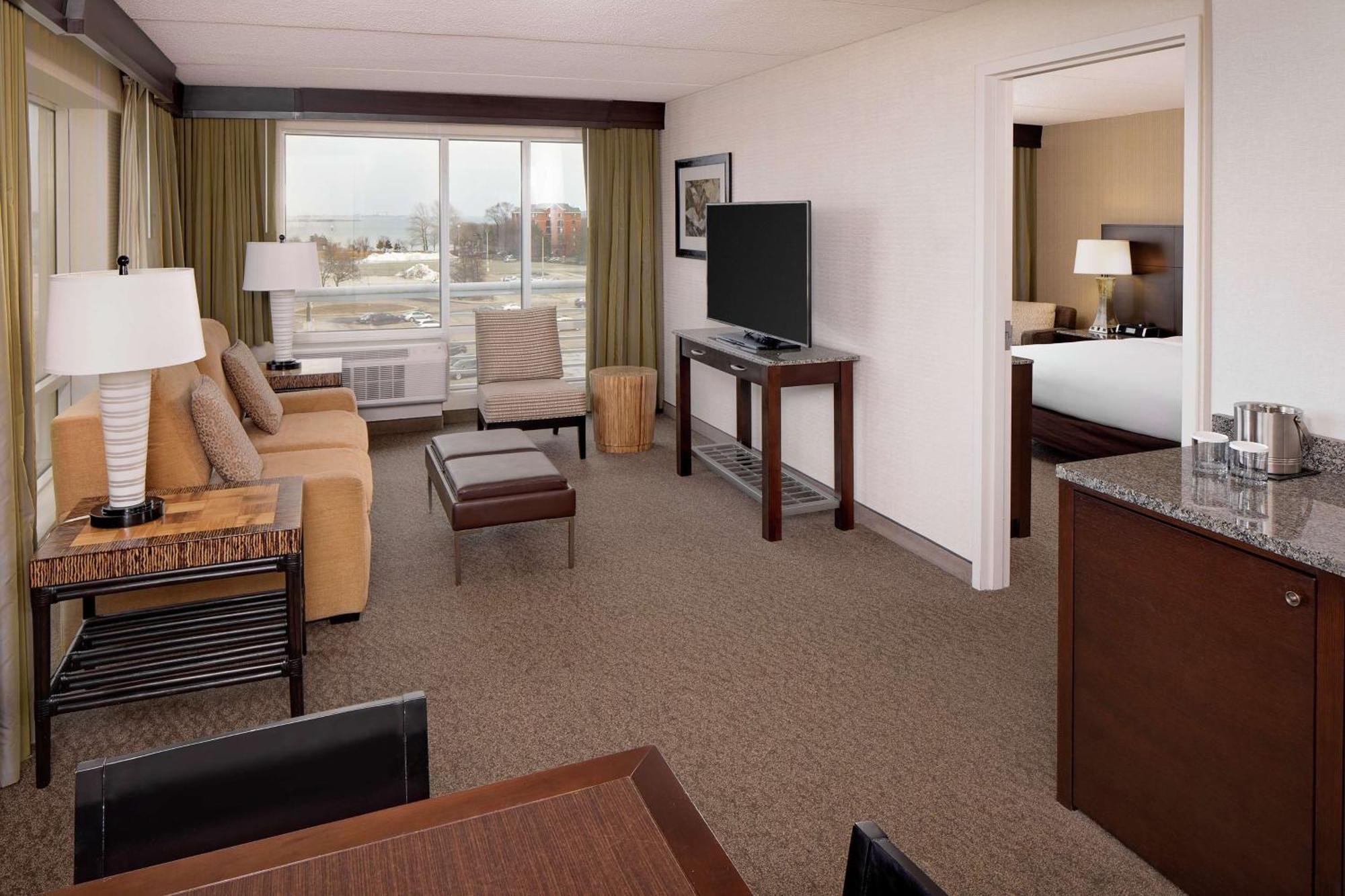 Doubletree By Hilton Bayside 3* Boston