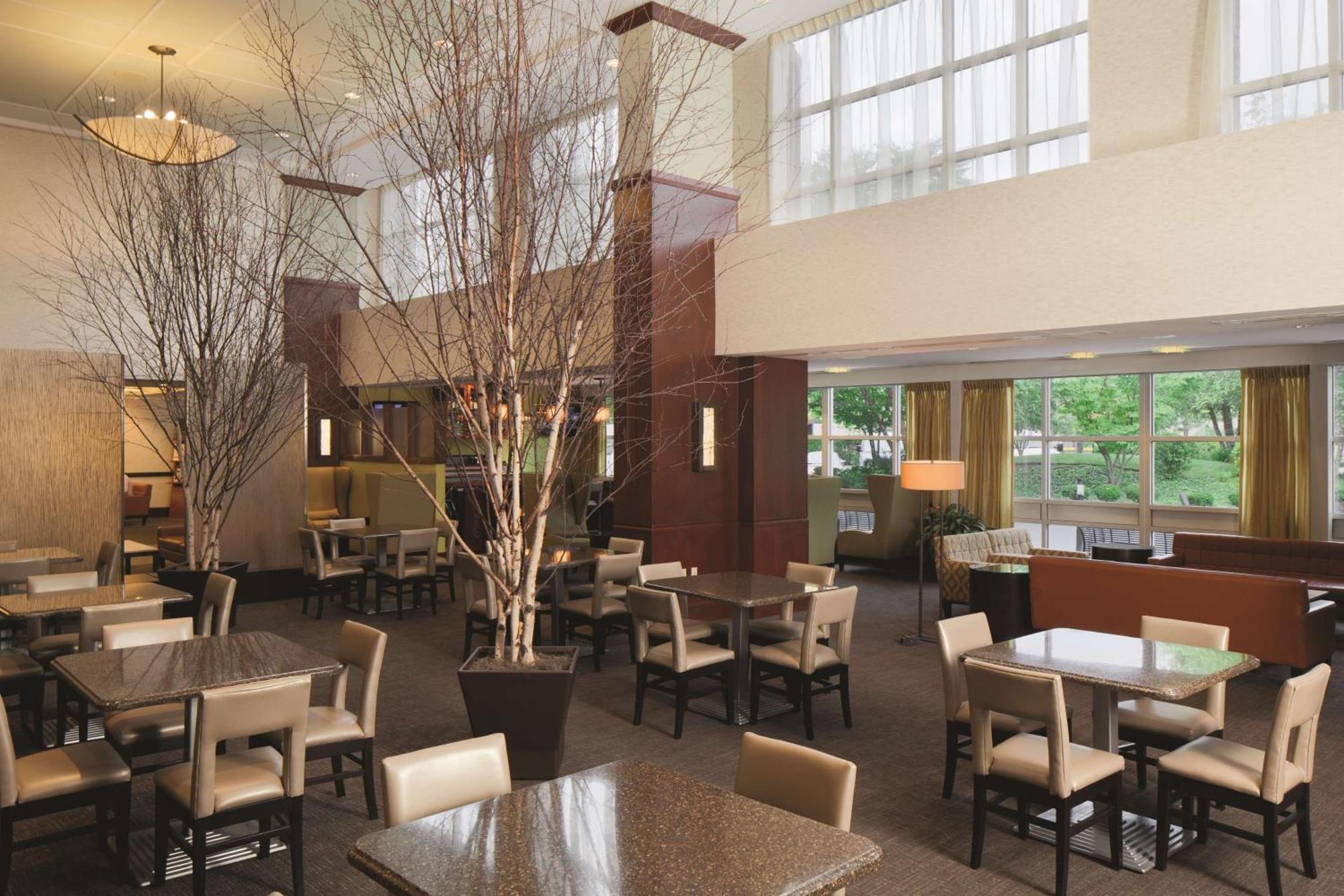 Hotel Doubletree By Hilton Bayside Boston