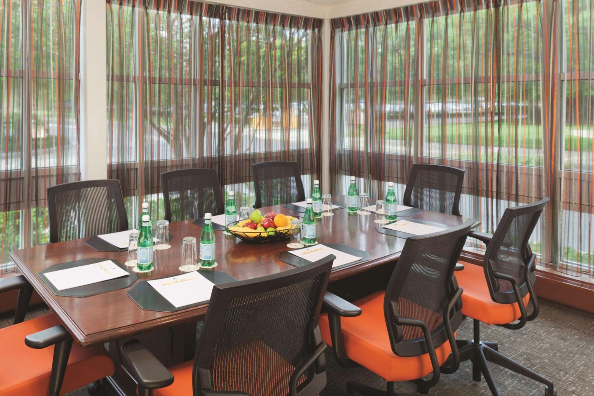Doubletree By Hilton Bayside Hotel