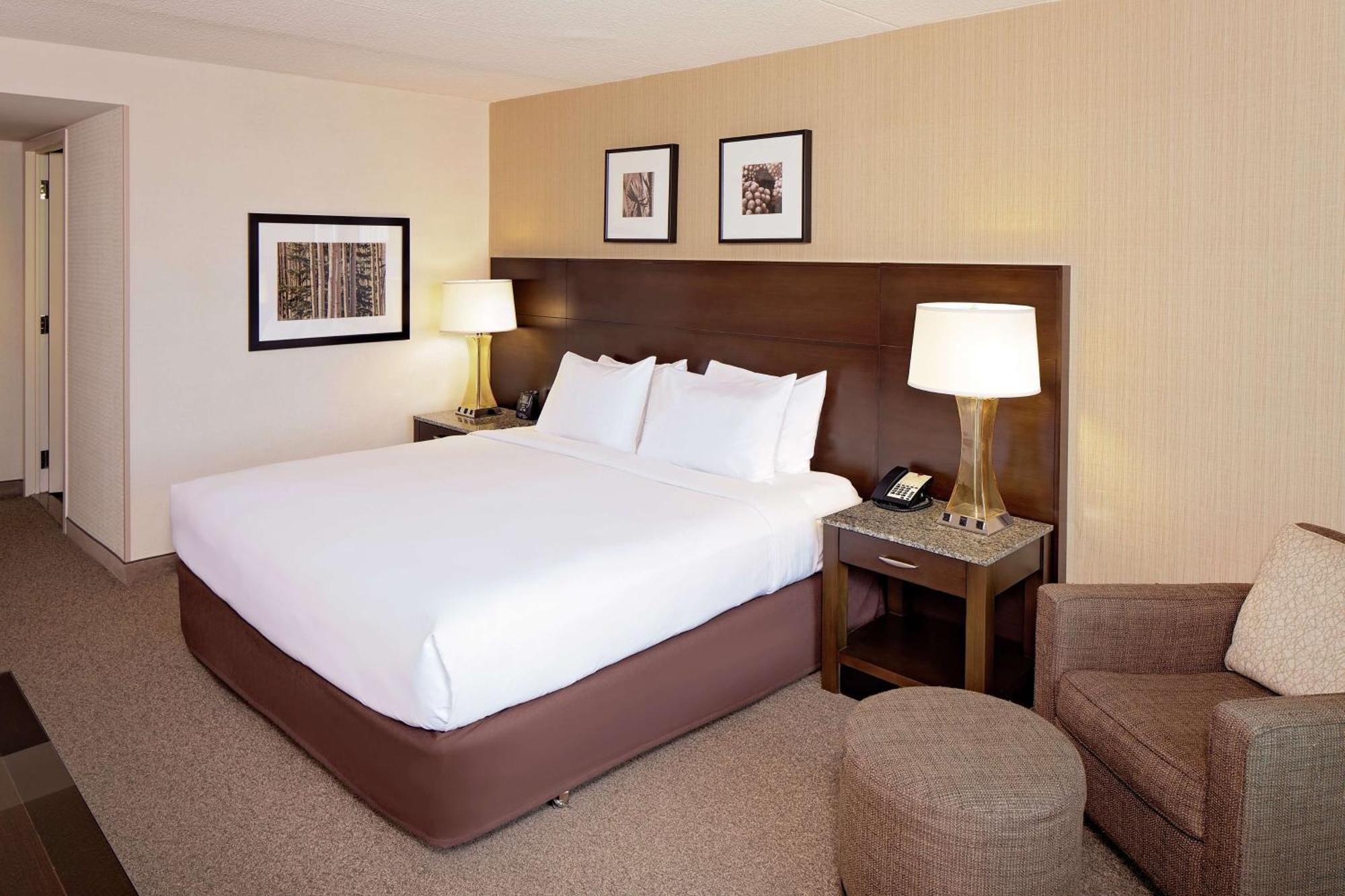 Doubletree By Hilton Bayside 3* Boston