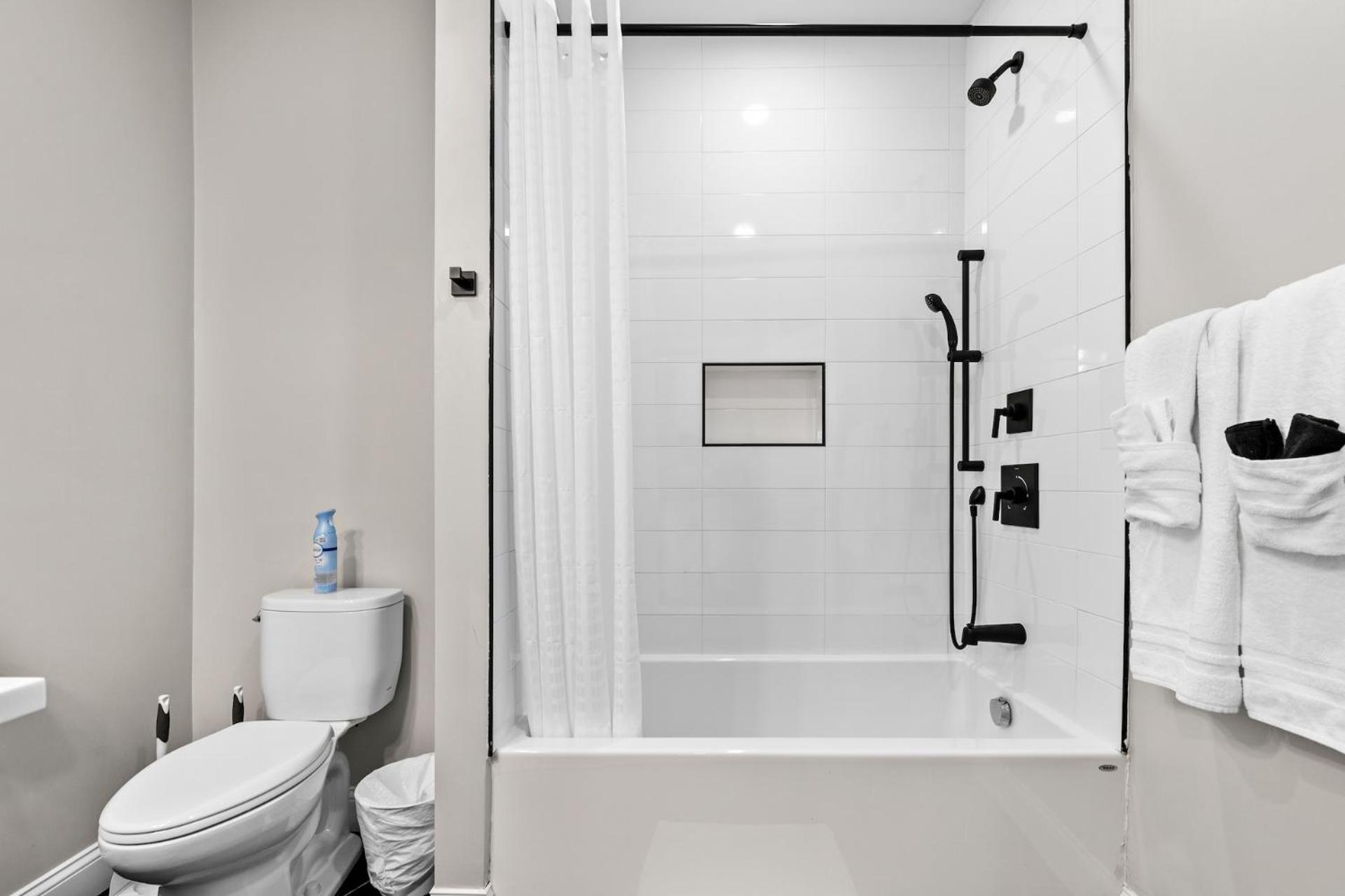 Spacious Fully Furnished By Logan Airport Boston