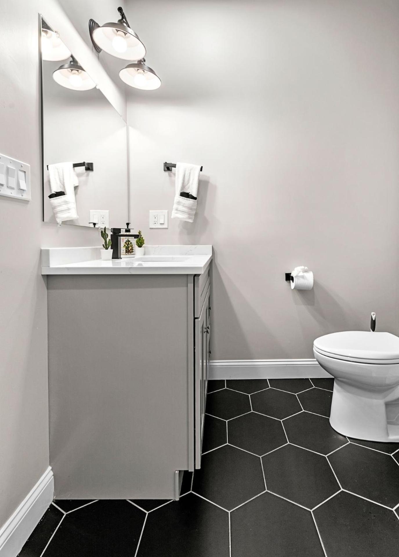 Spacious Fully Furnished By Logan Airport Apartment Boston