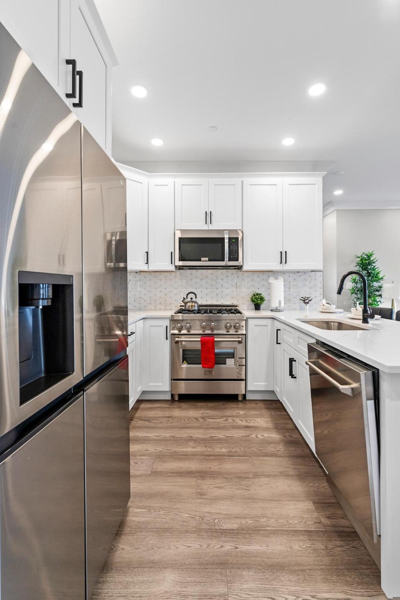 Spacious Fully Furnished By Logan Airport Boston