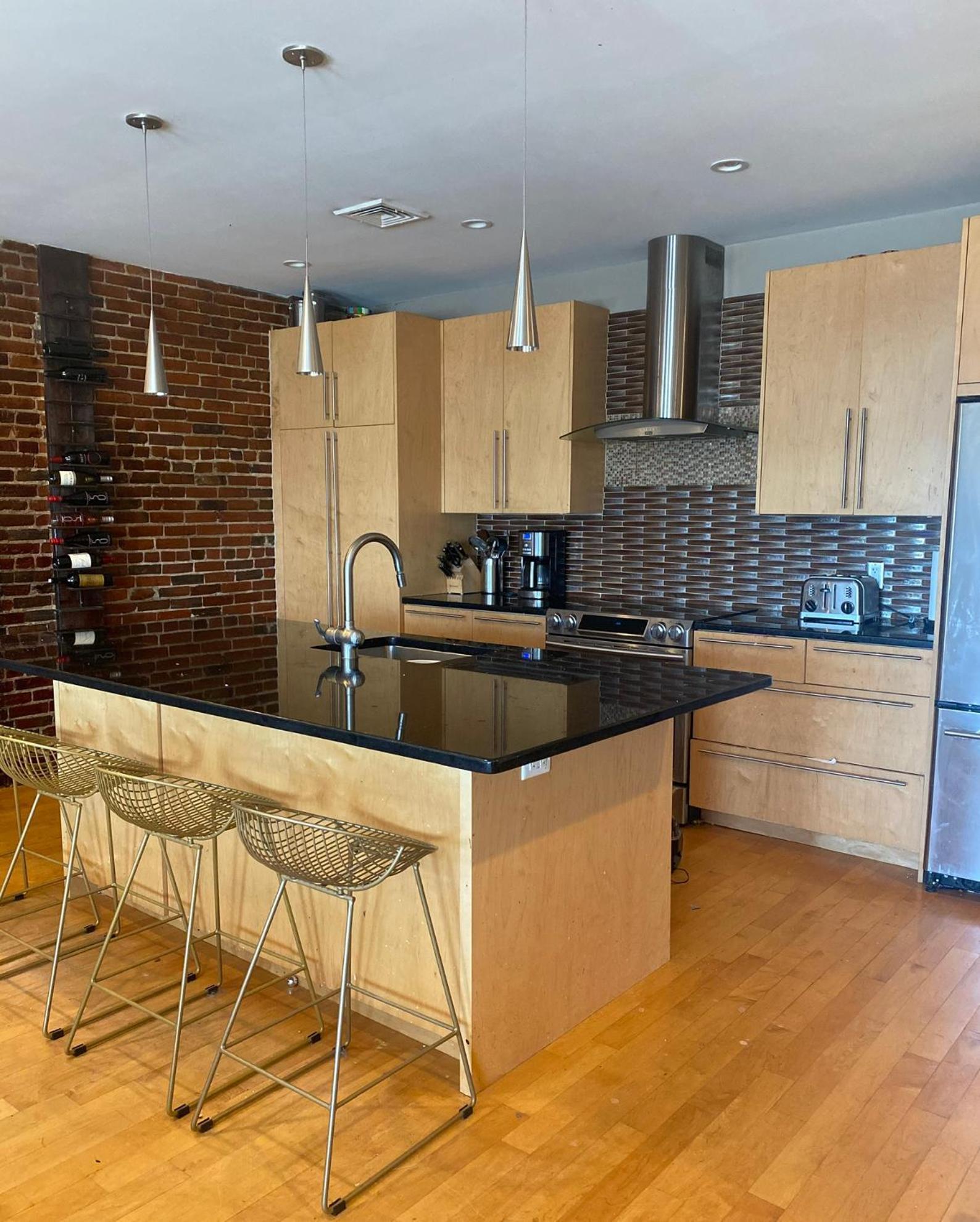 North End Harbor View Condo. Free Parking Apartment *